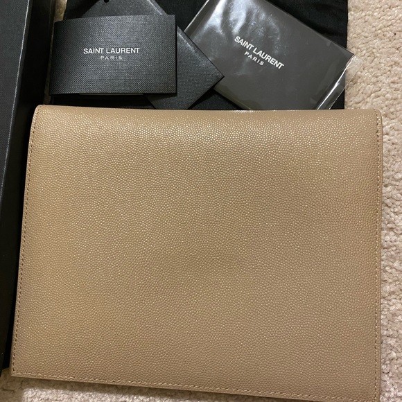 SOLD ✨ YSL Uptown Baby Pouch - Picture 4 of 5